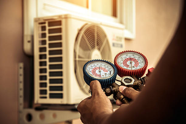 Professional Hvac technician working in Sanger, TX
